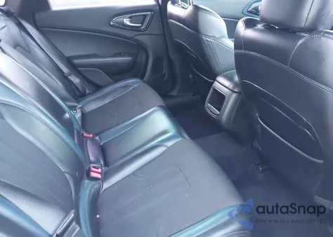 2015 Chrysler 200 S z USA, uszkodzony, nr VIN 1C3CCCBBXFN698461